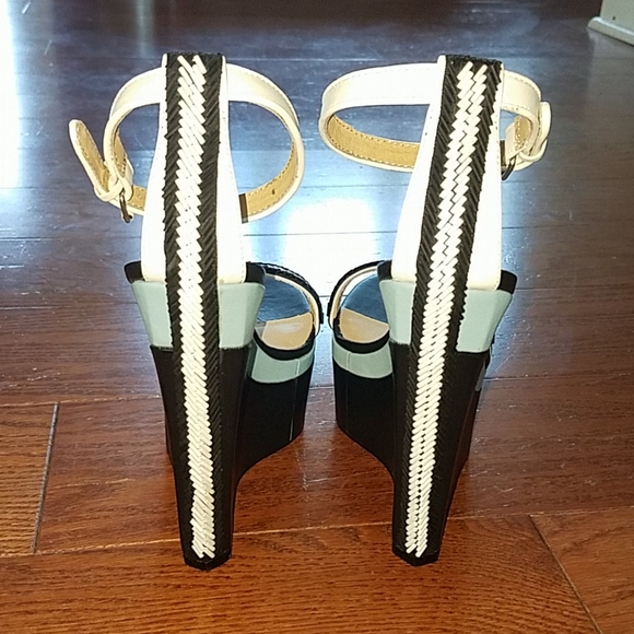 L.A.M.B. Sandals - Picture 2 of 8